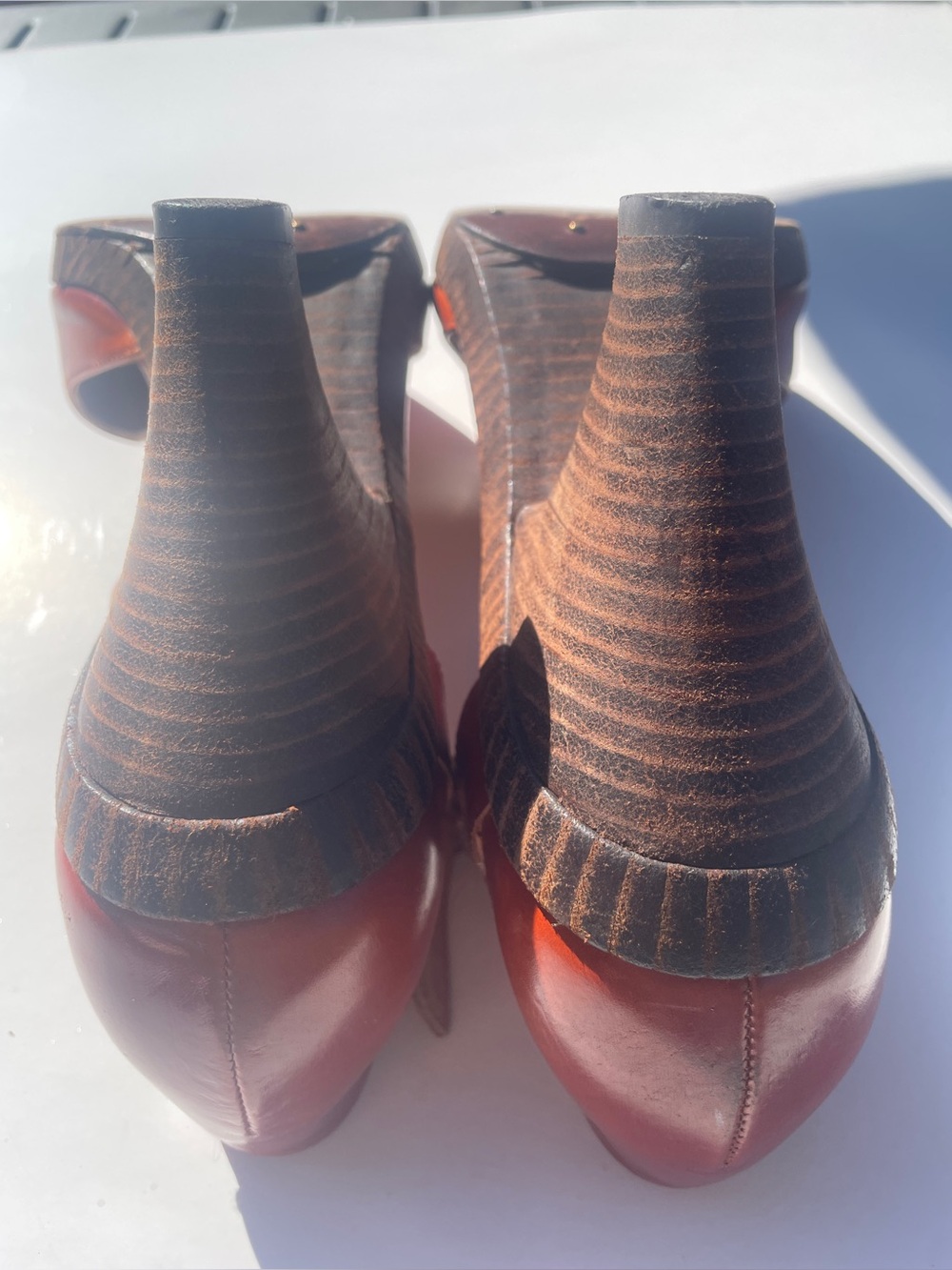 Coclico brown cognac leather t-strap wood wedge sandal - Picture 7 of 8